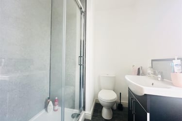 2 bed flat, Park Road, Lenton, Nottingham, NG71JG - Image 4